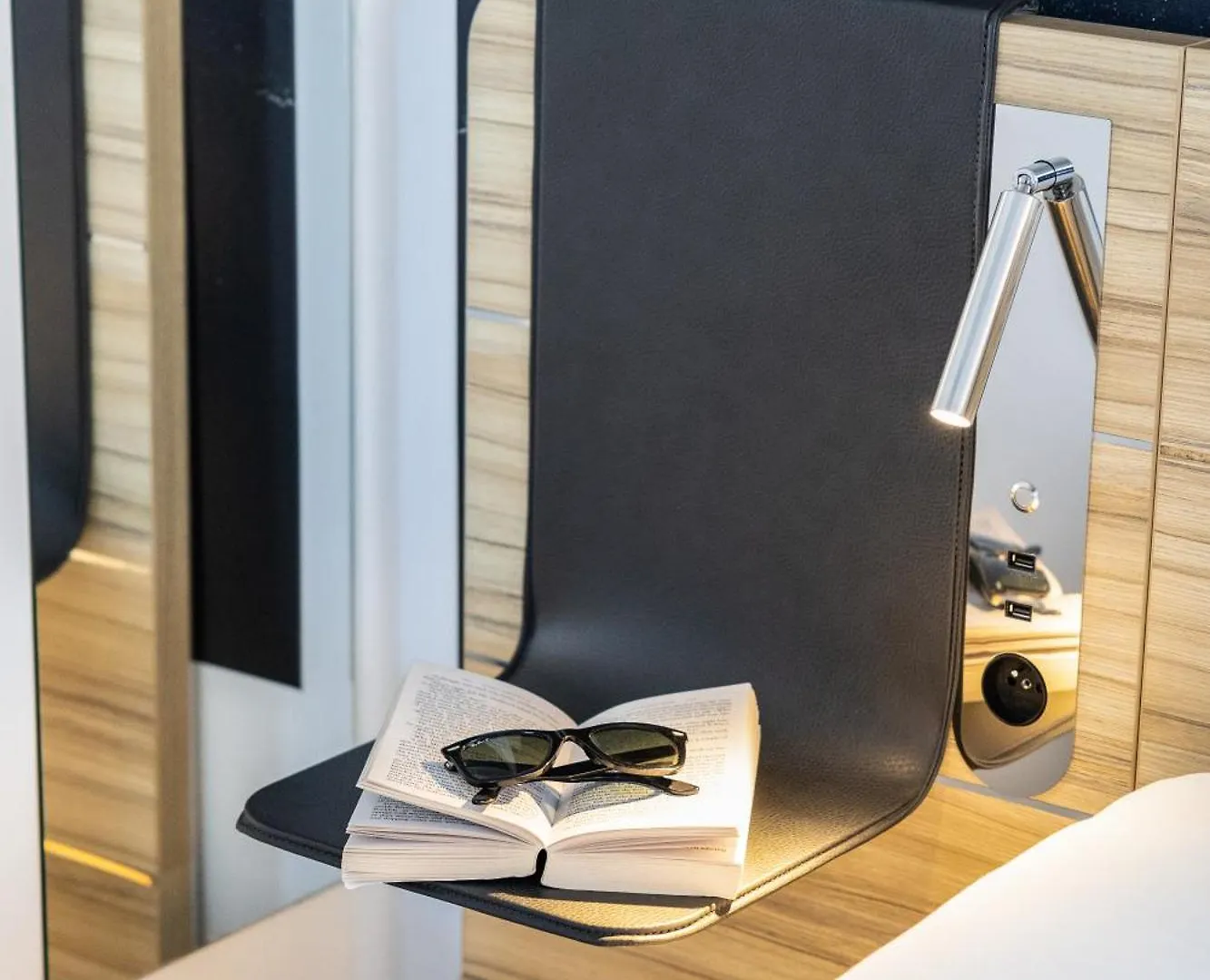 Hotel Novotel Brussels Off Grand Place 4*,